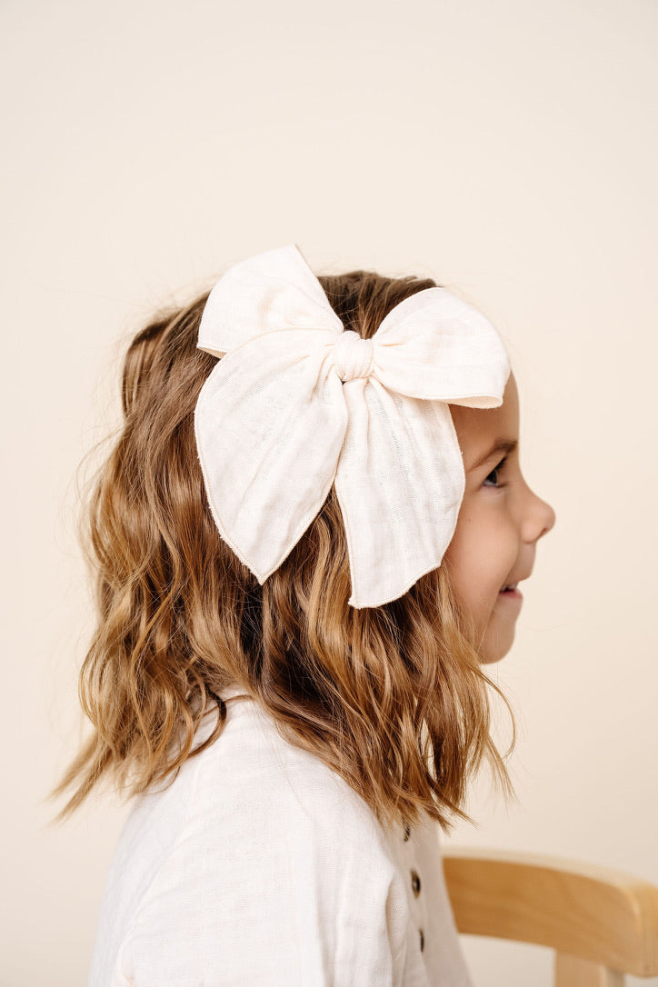 Cloud Muslin™ Heirloom Bow - Cream Clip