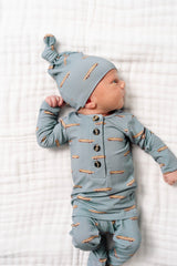 Van Top Knot Hat